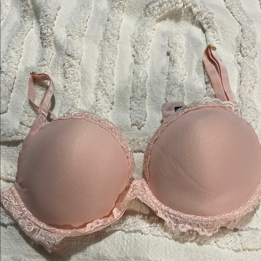 Pink Lace Trim Bra size 40c # 2491